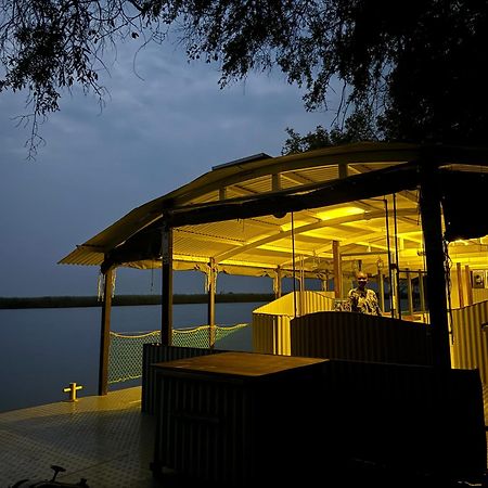 Chobe House Villa And Chalets Kasane Bagian luar foto