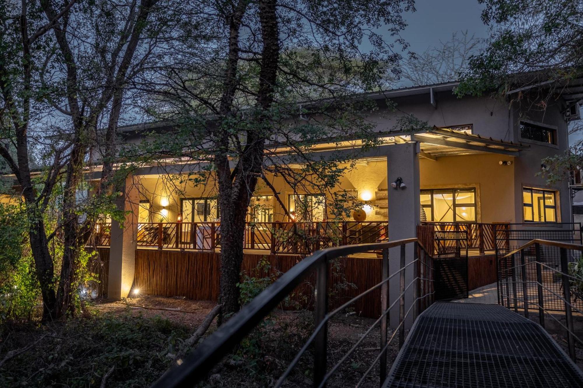 Chobe House Villa And Chalets Kasane Bagian luar foto