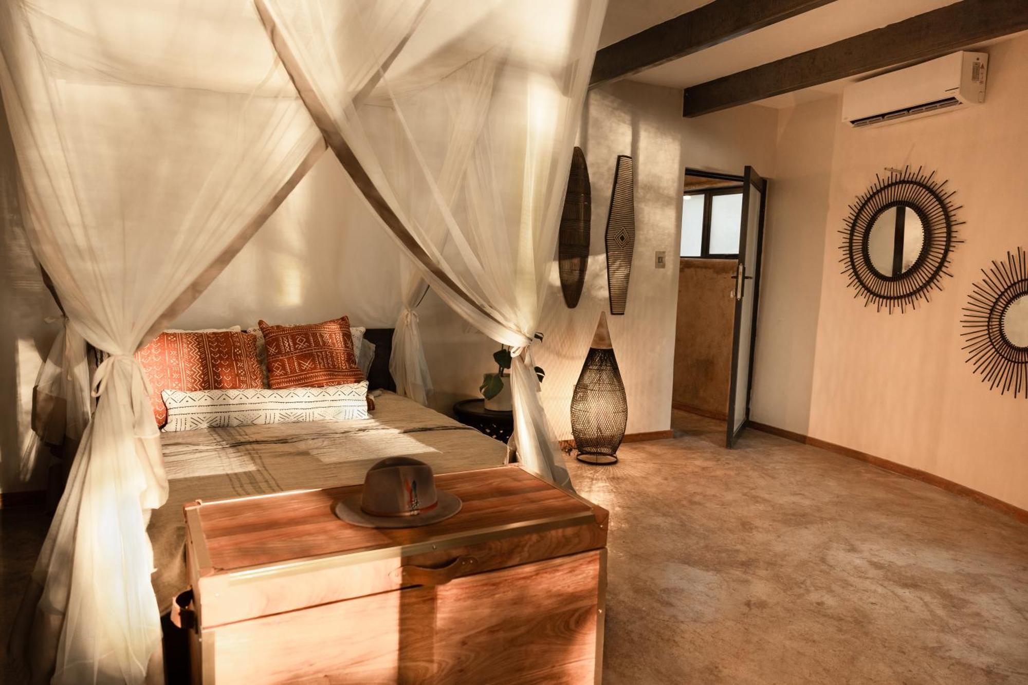 Chobe House Villa And Chalets Kasane Bagian luar foto