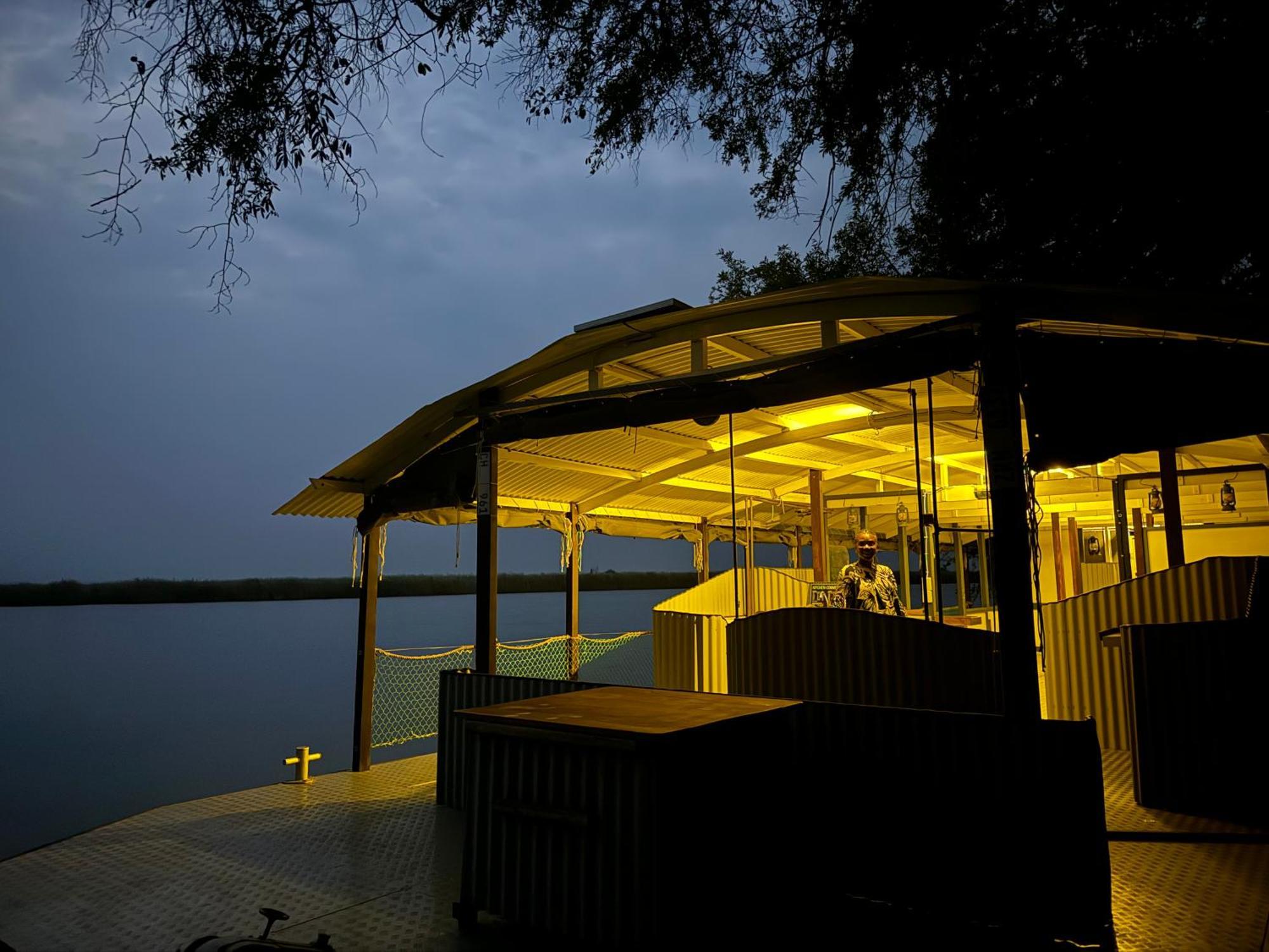 Chobe House Villa And Chalets Kasane Bagian luar foto