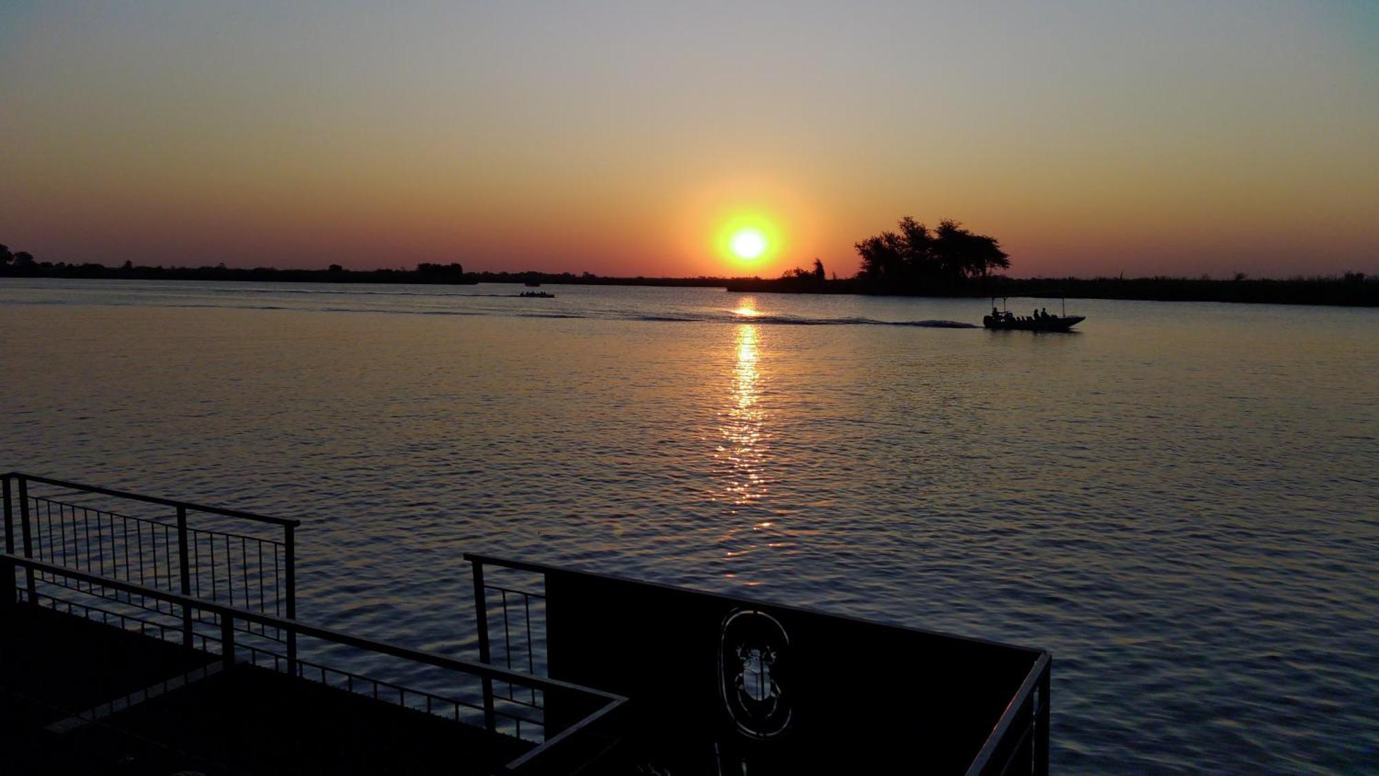 Chobe House Villa And Chalets Kasane Bagian luar foto