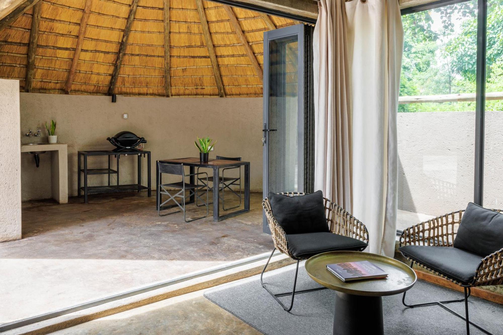 Chobe House Villa And Chalets Kasane Bagian luar foto