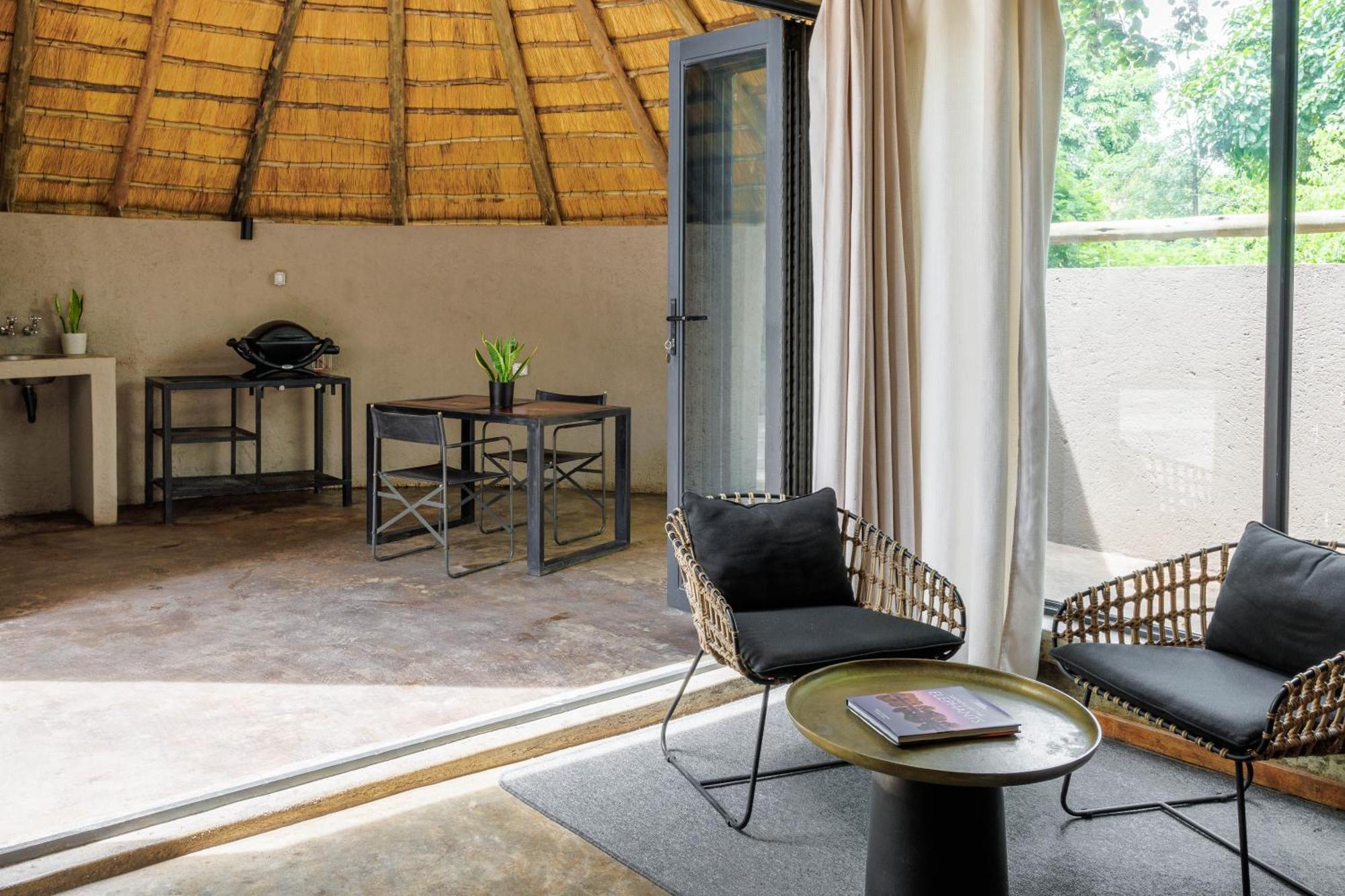 Chobe House Villa And Chalets Kasane Bagian luar foto
