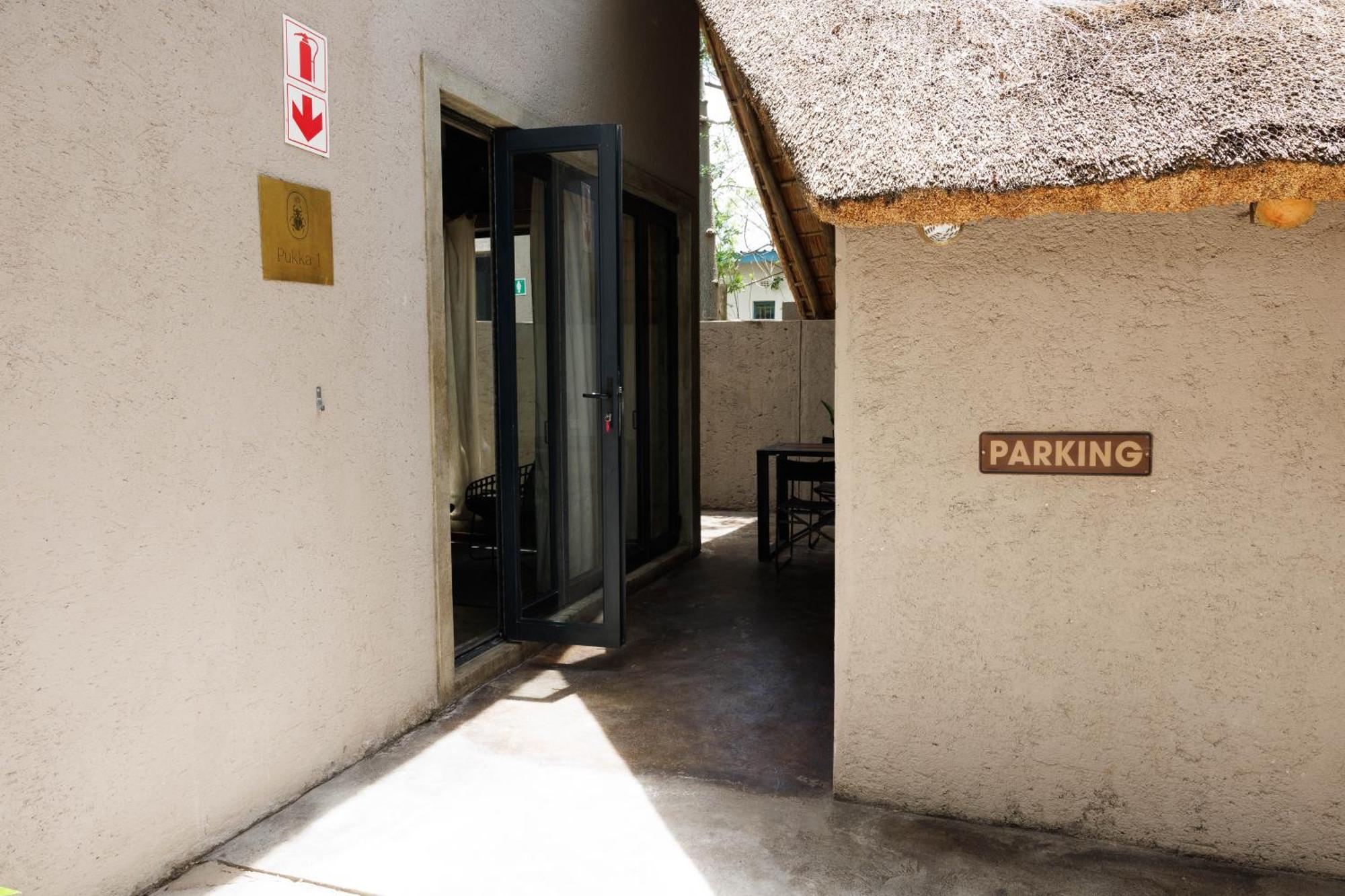 Chobe House Villa And Chalets Kasane Bagian luar foto
