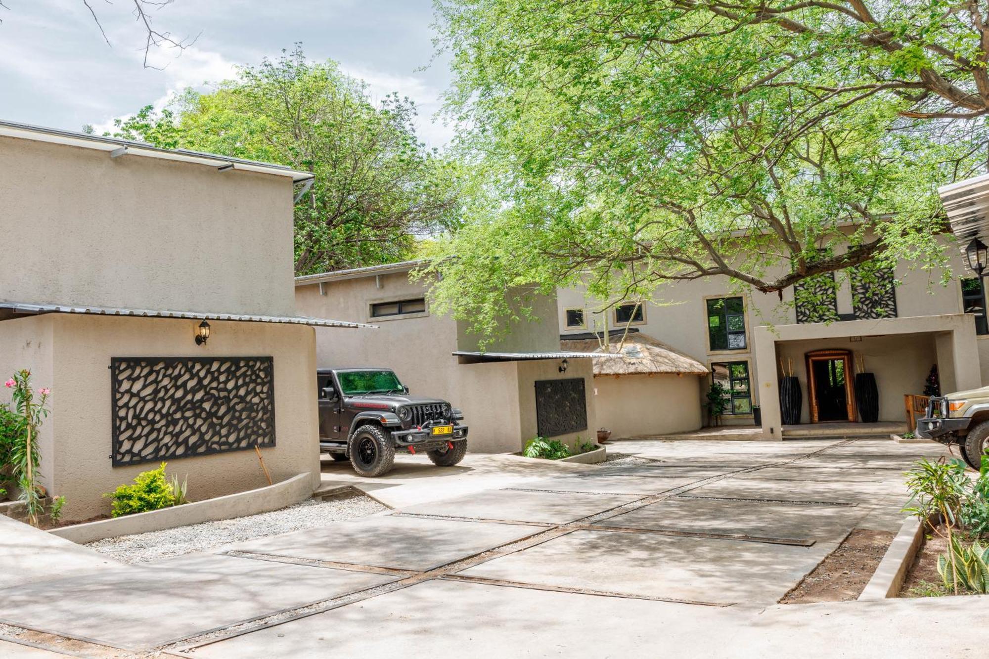 Chobe House Villa And Chalets Kasane Bagian luar foto